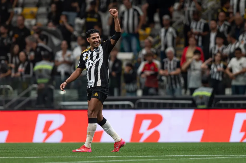 Rony marcou o terceiro gol da partida. Foto: Alessandra Torres/AGIF