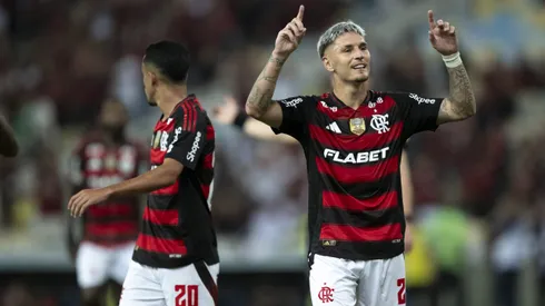 Varela, jogador do Flamengo comemora seu gol durante partida contra o Botafogo-PB no estadio Maracana pelo campeonato Copa Do Brasil 2025