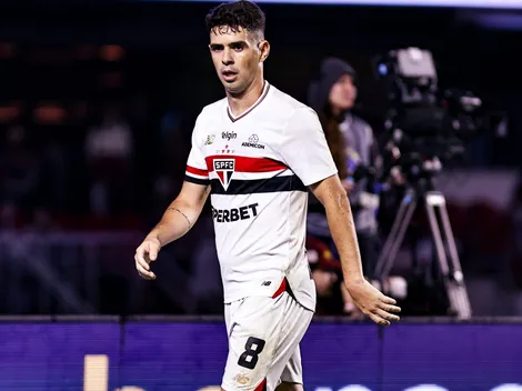 Oscar não rende como meia-esquerda e é substituído no São Paulo