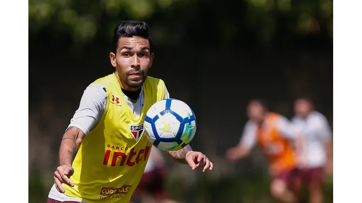 SP - Sao Paulo - 25/04/2018 - Treino do Sao Paulo - Petros durante treino do Sao Paulo no CT Barra Funda. Foto: Marcello Zambrana/AGIF