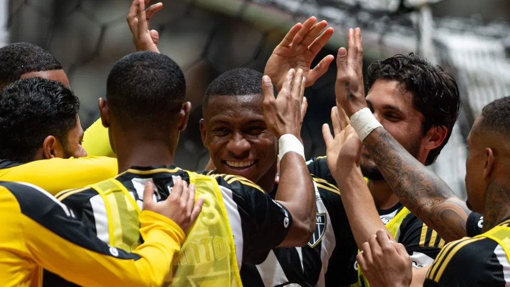 MG – BELO HORIZONTE – 21/05/2025 – COPA DO BRASIL 2025, ATLETICO-MG X MARINGA – Patrick jogador do Atletico-MG comemora seu gol durante partida contra o Maringa no estadio Arena MRV pelo campeonato Copa Do Brasil 2025. Foto: Alessandra Torres/AGIF