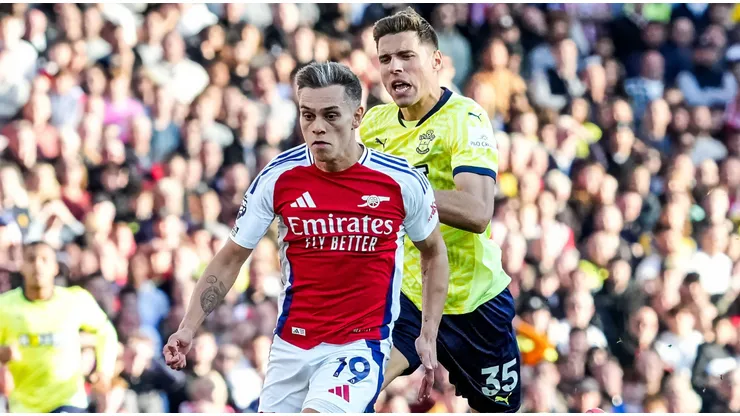 Leandro Trossard em partida entre Arsenal e Southampton. Foto: MB Media Solutions / Alamy Stock Photo