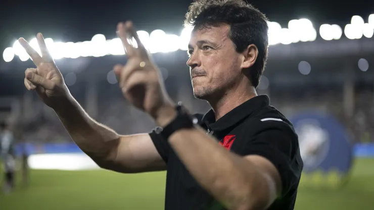 Fernando Diniz, técnico do Vasco, durante partida contra o Fortaleza no estadio Sao Januario pelo campeonato Brasileiro A 2025. Foto: Jorge Rodrigues/AGIF