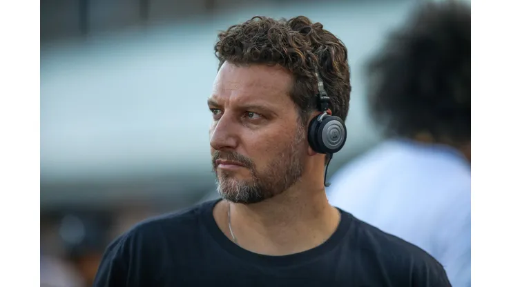 Diretor de futebol do Guarani, Elano negocia contratação do Santos para a temporada