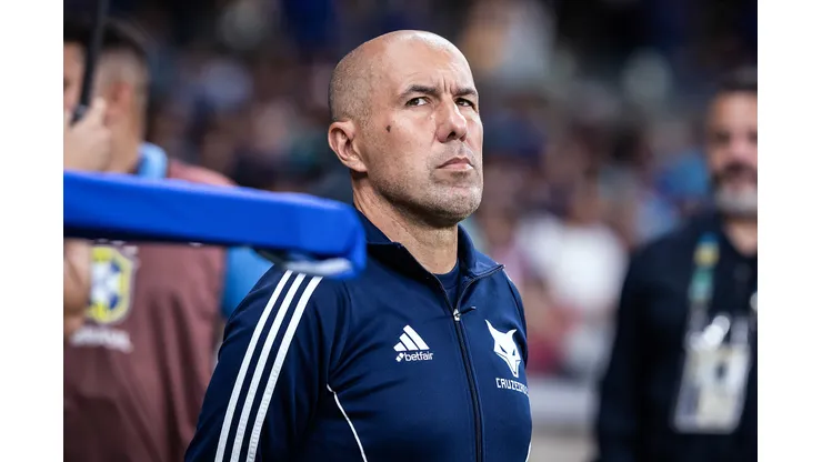 Leonardo Jardim durante partida do Cabuloso em 2025. Foto: Gustavo Aleixo/CEC