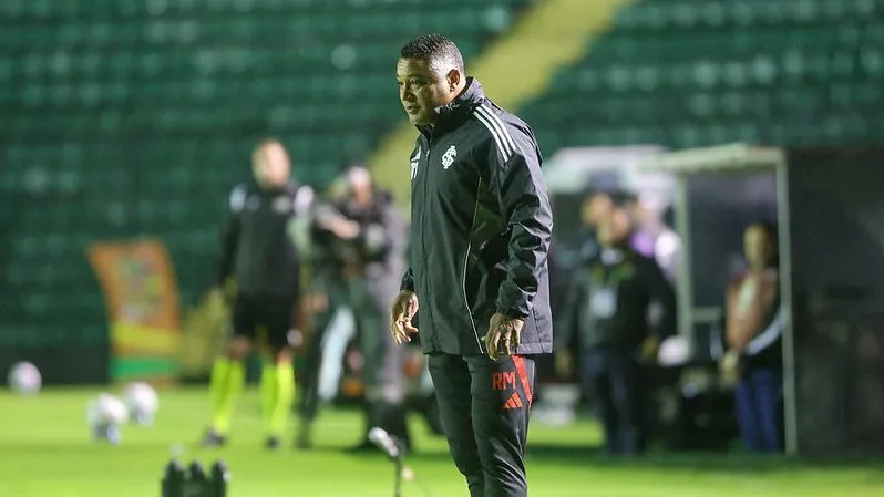 Roger Machado no comando do Internacional Foto: Ricardo Duarte/Internacional