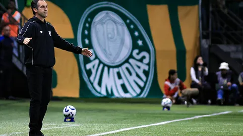 Leo Conde, técnico do Ceará, durante partida contra o Palmeiras no estadio Arena Allianz Parque pela Copa Do Brasil 2025. Foto: Fabio Giannelli/AGIF