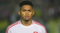 Victor Gabriel, zagueiro do Internacional, alvo do Cruzeiro