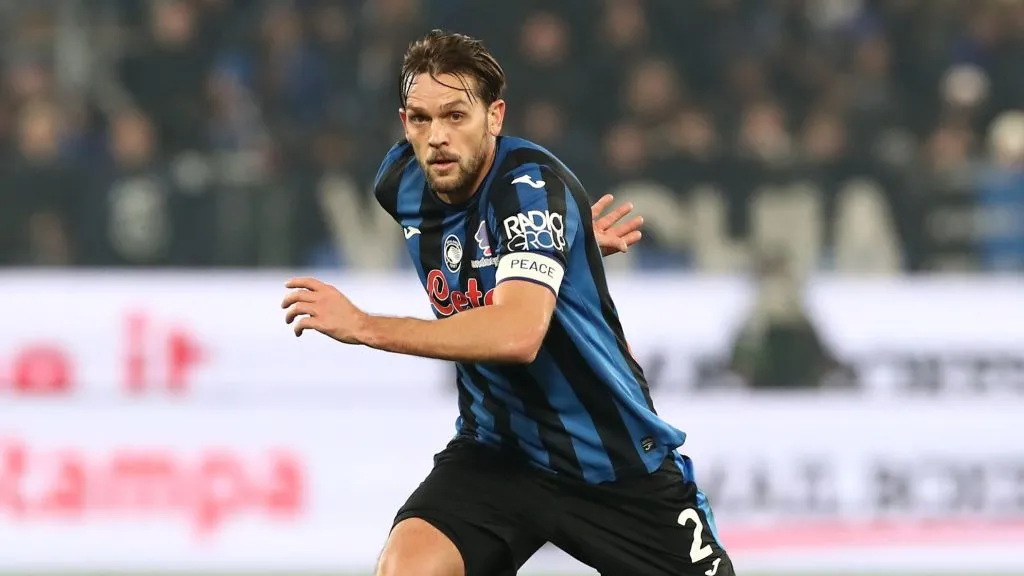 Zagueiro deixa a Atalanta em 2025. Photo by Marco Luzzani/Getty Images