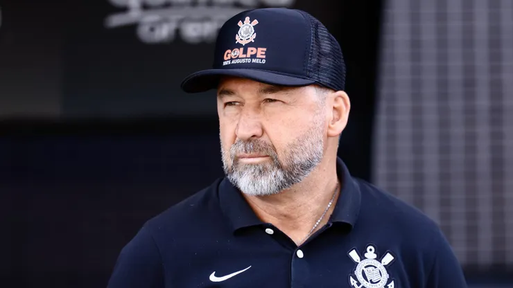 Augusto Melo durante partida entre Corinthians e Santos, na Neo Química Arena, pelo Brasileirão.