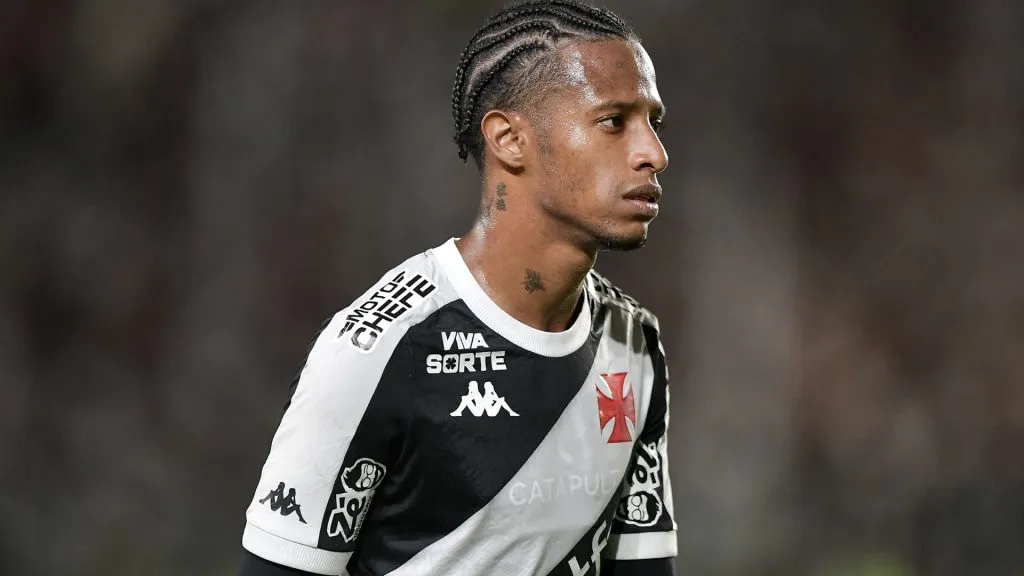 Tchê Tchê pode ter nova função no Vasco contra o Fluminense – Foto: Thiago Ribeiro/AGIF