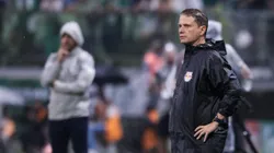 Fernando Seabra técnico do Bragantino durante partida contra o Palmeiras no estádio Arena Allianz Parque pelo campeonato Paulista 2025. Foto: Marcello Zambrana/AGIF