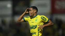 Iury Castilho jogador do Mirassol comemora seu gol durante partida contra o Ponte Preta no estádio Jose Maria de Campos Maia pelo campeonato Brasileiro B 2024. Foto: Pedro Zacchi/AGIF