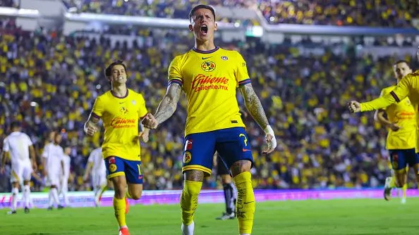 Brian Rodríguez comemorando gol. Foto: Agustin Cuevas/Getty Images