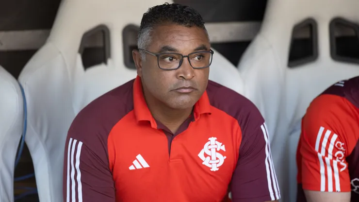 Roger Machado técnico do Internacional durante partida contra o Fortaleza no estádio Arena Castelão pelo campeonato Brasileiro A 2024.