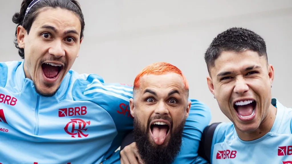 Michael, Pedro e Luiz Araújo em treino do Mengão