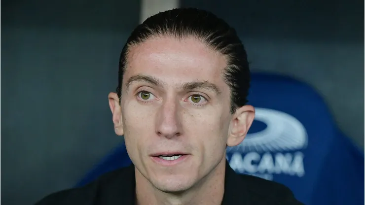Filipe Luís durante jogo contra o Botafogo no Maracanã.