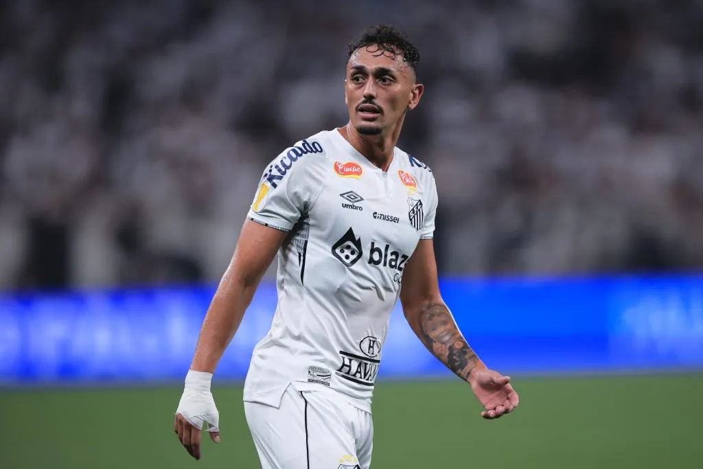 SP – SAO PAULO – 12/02/2025 – PAULISTA 2025, CORINTHIANS X SANTOS – Diego Pituca jogador do Santos durante partida contra o Corinthians no estadio Arena Corinthians pelo campeonato Paulista 2025. Foto: Ettore Chiereguini/AGIF