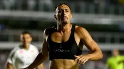 SP - SANTOS - 06/04/2025 - BRASILEIRO A 2025, SANTOS X BAHIA - Diego Pituca jogador do Santos comemora seu gol durante partida contra o Bahia no estadio Vila Belmiro pelo campeonato Brasileiro A 2025. Foto: Mauricio De Souza/AGIF