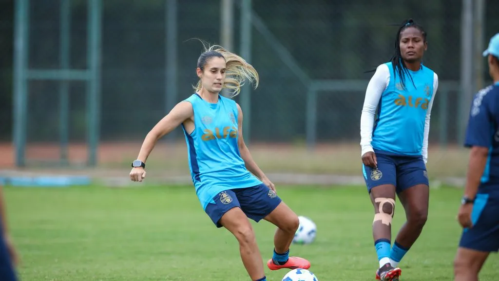 Daniela Montoya jogadora do Grêmio em treinamento