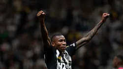 Patrick, jogador do Atlético-MG, comemora seu gol durante partida contra o Maringá, pela Copa Betano do Brasil. Foto: Alessandra Torres/AGIF.
