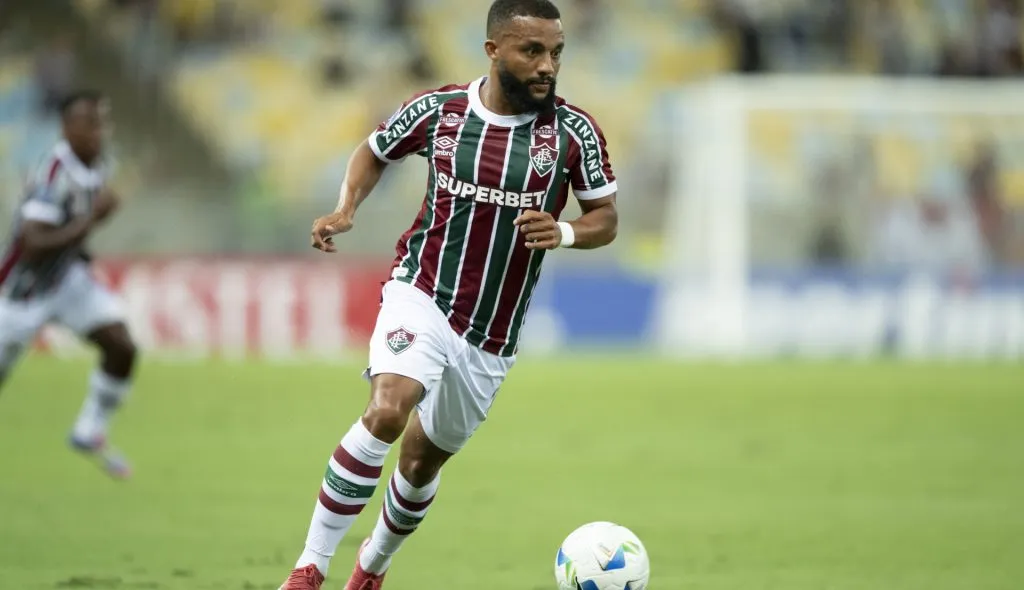 Samuel Xavier desfalca o Fluminense contra o Vasco – Foto: Jorge Rodrigues/AGIF