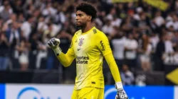 Hugo Souza perdeu a braçadeira de capitão no Corinthians. Foto: Fabio Giannelli/AGIF