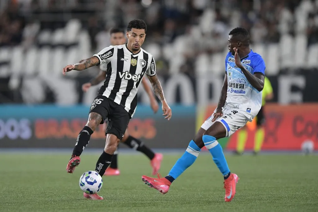 Gregore em ação pelo Botafogo. Foto: Thiago Ribeiro/AGIF