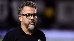 Cleber Xavier terá que encontrar soluções para os desfalques. Foto: Marcello Zambrana/AGIF