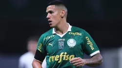 Naves jogador do Palmeiras durante partida contra o Corinthians no estádio Arena Allianz Parque pelo campeonato Brasileiro A 2024.