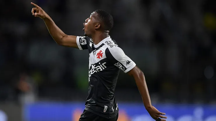 Rayan, em ação pelo Vasco - Foto: Thiago Ribeiro/AGIF