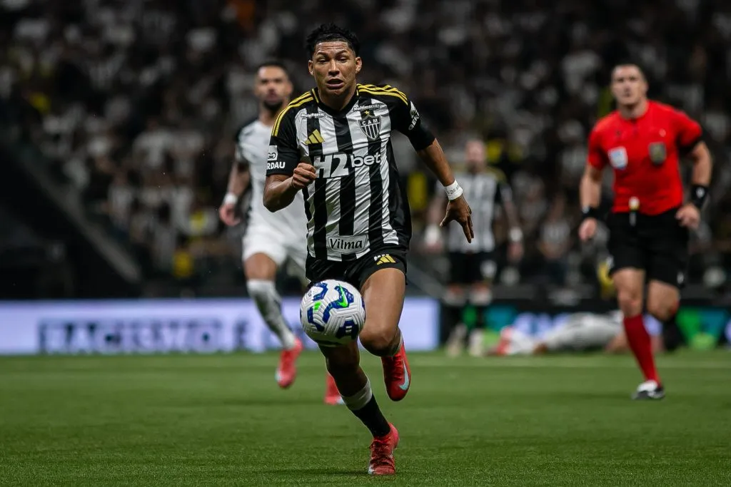 MG – BELO HORIZONTE – 24/05/2025 – BRASILEIRO A 2025, ATLETICO-MG X CORINTHIANS – Rony jogador do Atletico-MG durante partida contra o Corinthians no estadio Arena MRV pelo campeonato Brasileiro A 2025. Foto: Fernando Moreno/AGIF