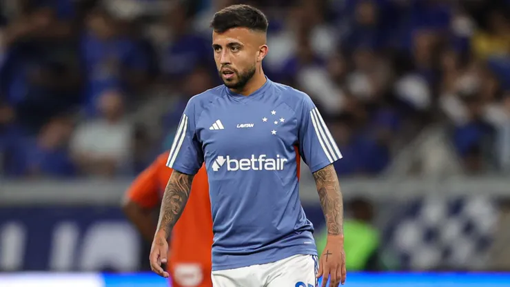 Matheus Henrique, jogador do Cruzeiro durante aquecimento antes da partida contra o Juventude no estadio Mineirao pelo campeonato Brasileiro A 2024.