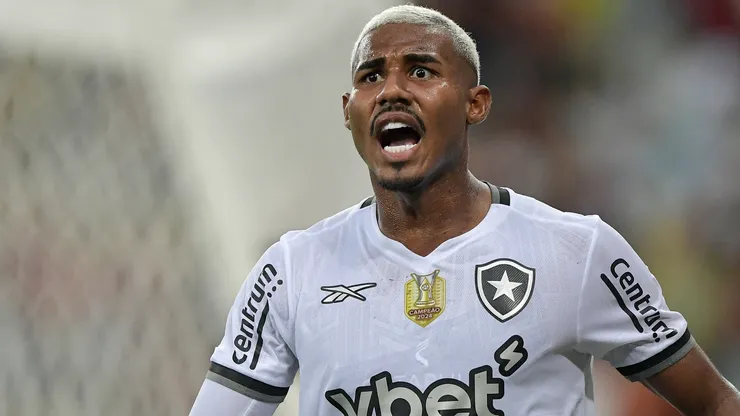 Destaque do Botafogo, Cuiabano está na mira do United - Foto: Thiago Ribeiro/AGIF