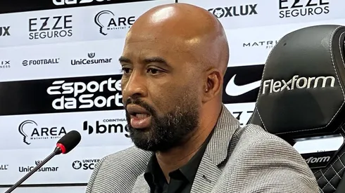 Fabinho Soldado durante entrevista coletiva.