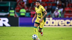 Reinaldo jogador do Mirassol durante partida contra o Internacional no estádio Beira-Rio pelo campeonato Brasileiro A 2025. Foto: Maxi Franzoi/AGIF