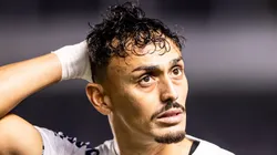 Diego Pituca durante partida do Peixe na Vila Belmiro.