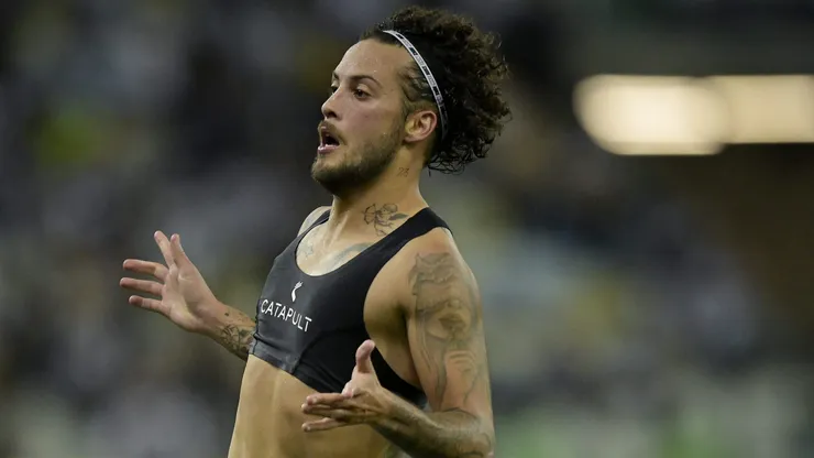 Guga jogador do Fluminense comemora seu gol durante partida contra o Vasco no estádio Maracanã pelo campeonato Brasileiro A 2025. Foto: Alexandre Loureiro/AGIF
