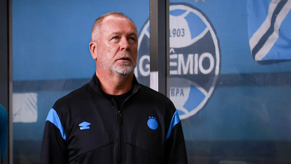 Mano Menezes, comandante do Imortal. Foto: Maxi Franzoi/AGIF.