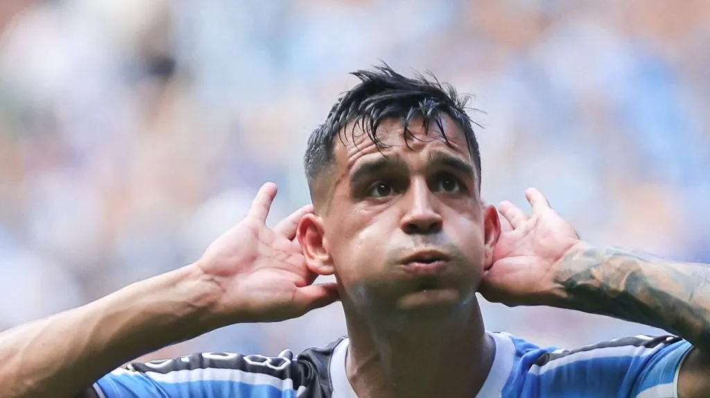 Foto: Maxi Franzoi/AGIF – Cristaldo saiu no segundo tempo contra o Bahia e o Clube Gaúcho terminou jogo com três zagueiros.