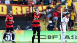 PE - RECIFE - 25/05/2025 - BRASILEIRO A 2025, SPORT X INTERNACIONAL - Cristhyan Barletta jogador do Sport comemora seu gol durante a partida entre Sport e Internacional no Estadio da Ilha do Retiro em Recife (PE), pelo campeonato brasileiro Serie A. Foto: Marlon Costa/AGIF