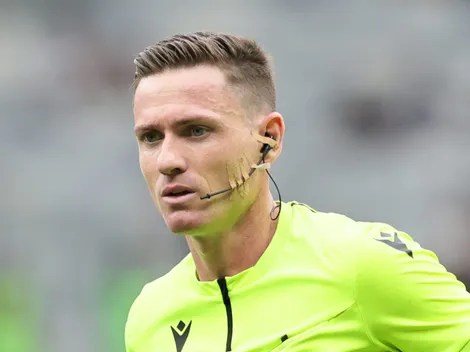 PC Oliveira descorda de pênalti em Palmeiras x Flamengo