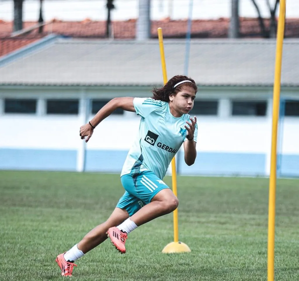 Gaby Rodríguez, durante treino coletivo das Cabulosas na Toca. Foto: Gustavo Martins/Cruzeiro
