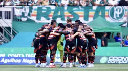 Jogadoes do Flamengo antes da partida contra o Palmeiras no estádio Arena Allianz Parque pelo campeonato Brasileiro A 2025.