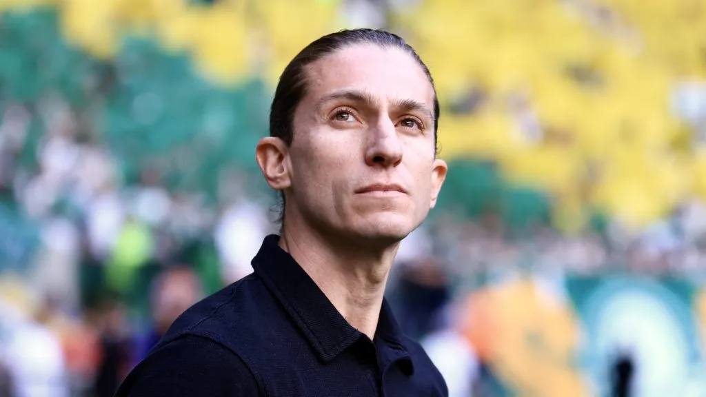 Treinador durante o confronto entre as equipes