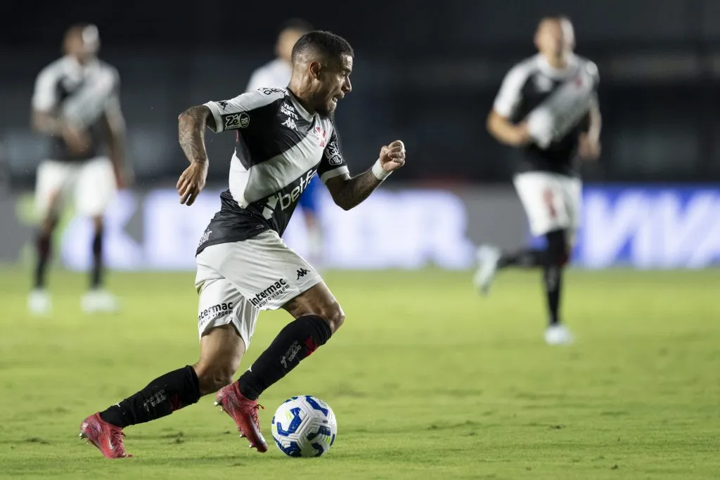 Coutinho em ação pelo Vasco. Foto: Jorge Rodrigues/AGIF