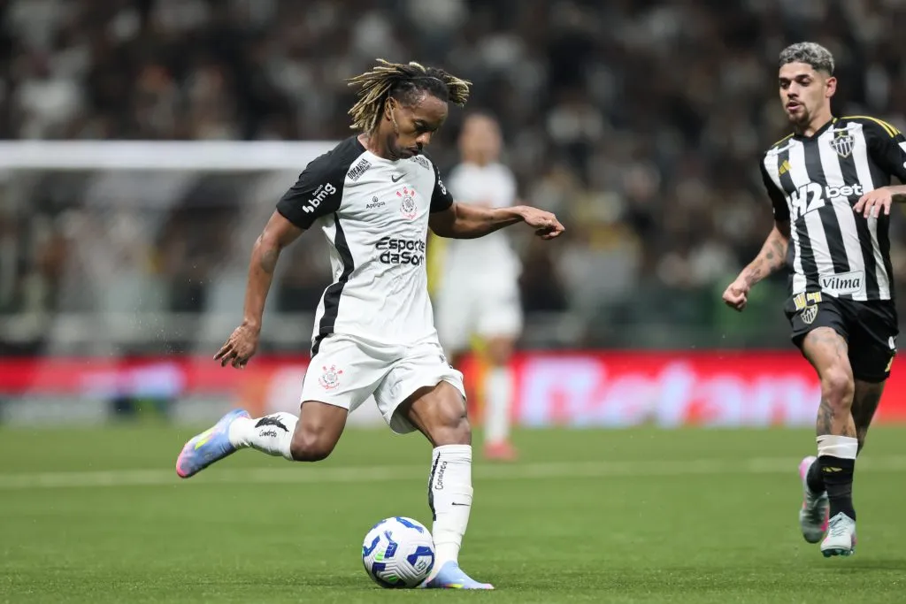 Carrillo durante o duelo contra o Atl´tico-MG. Foto: Gilson Lobo/AGIF