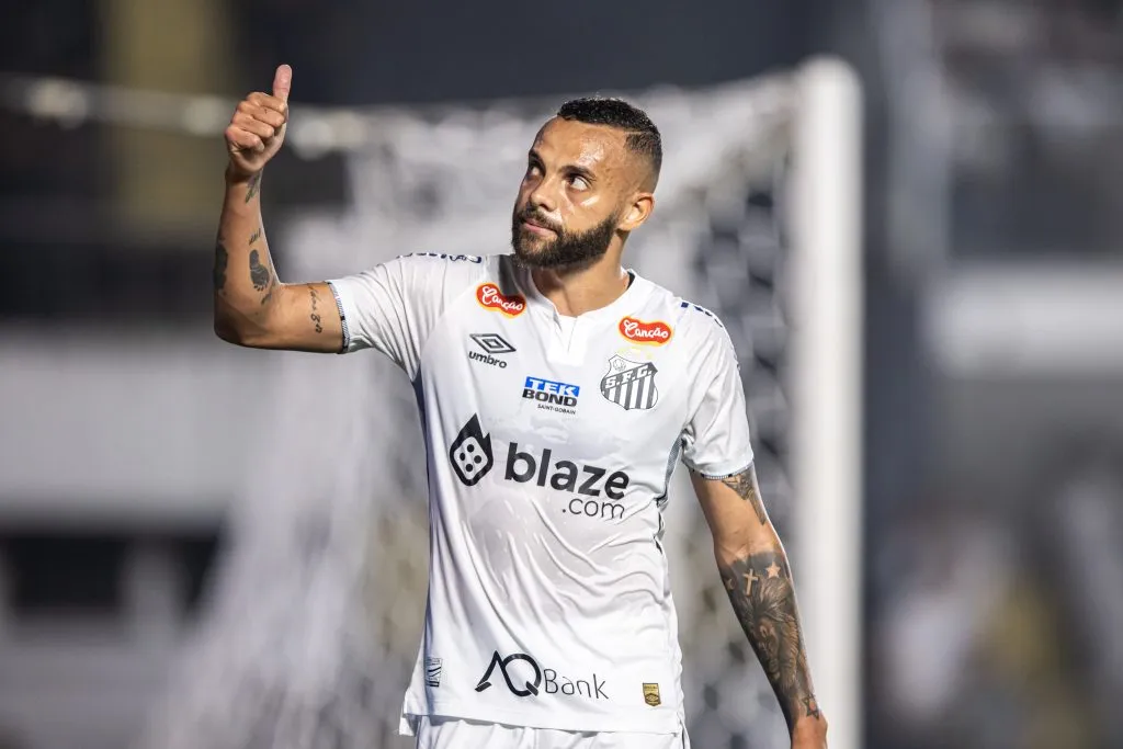 Jogador encerrou um jejum no Santos. Foto: Abner Dourado/AGIF