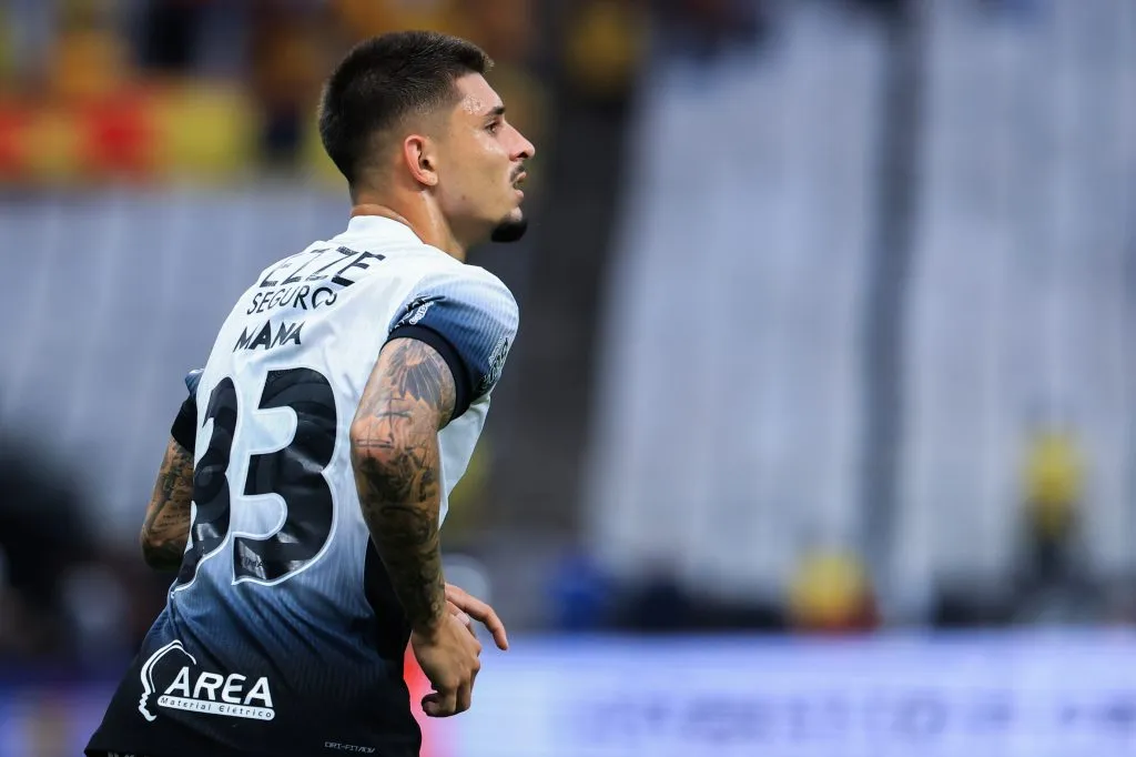 Léo Maná também deve ser emprestado na próxima janela. Foto: Marcello Zambrana/AGIF