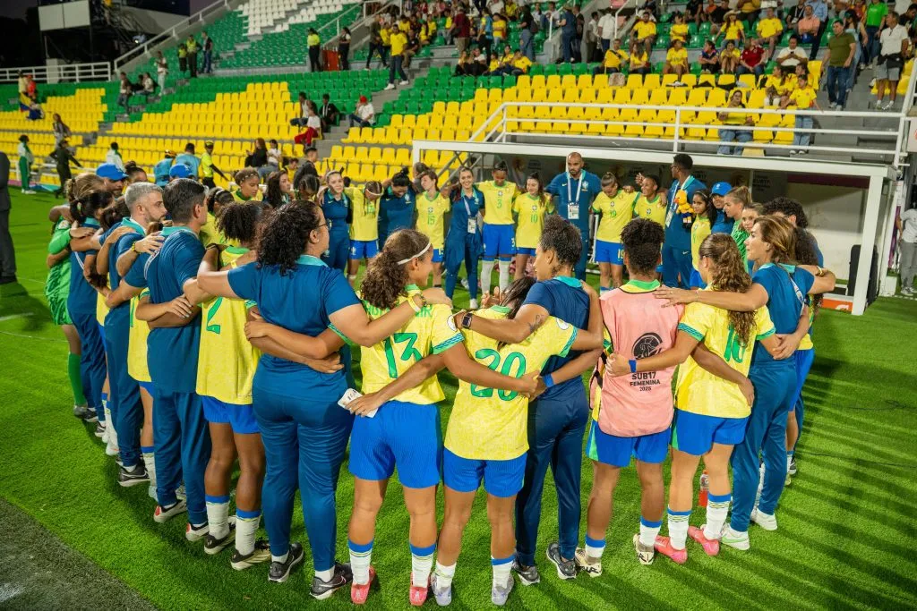Feminino Sub-17 reunido na Colômbia. Foto: Nelson Terme/CBF